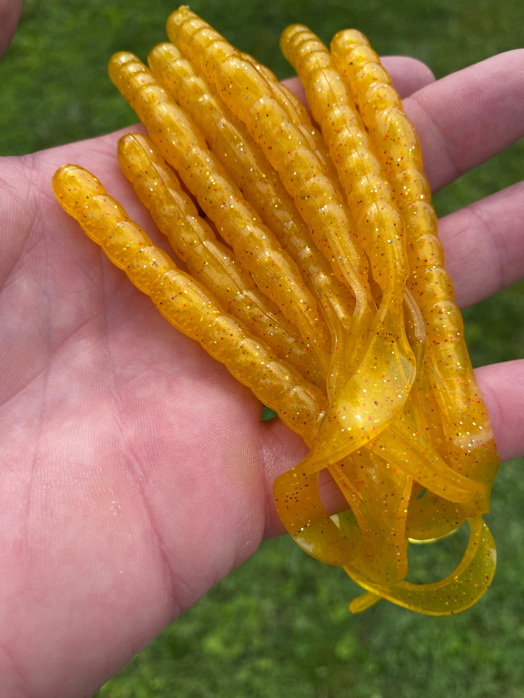 Gold 7.5" Ribbon tail